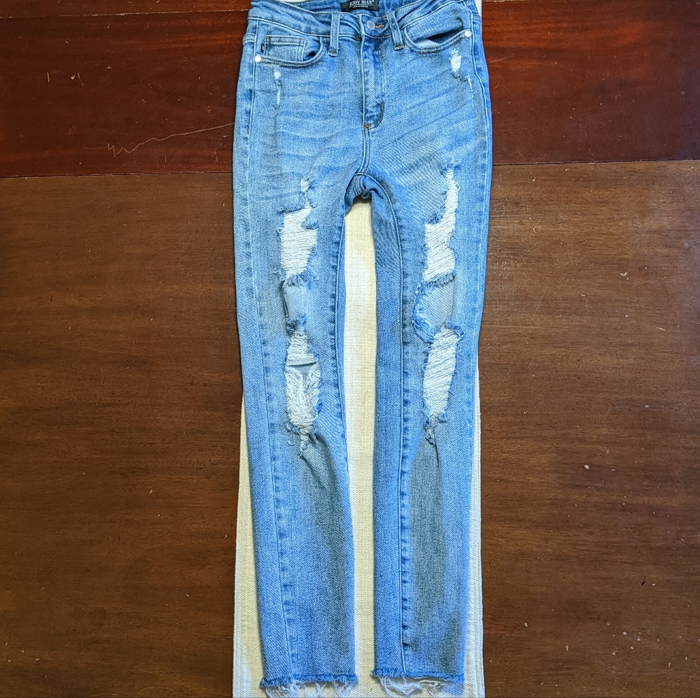 JUDY BLUE Destroyed Light Wash High Rise Skinny Jeans